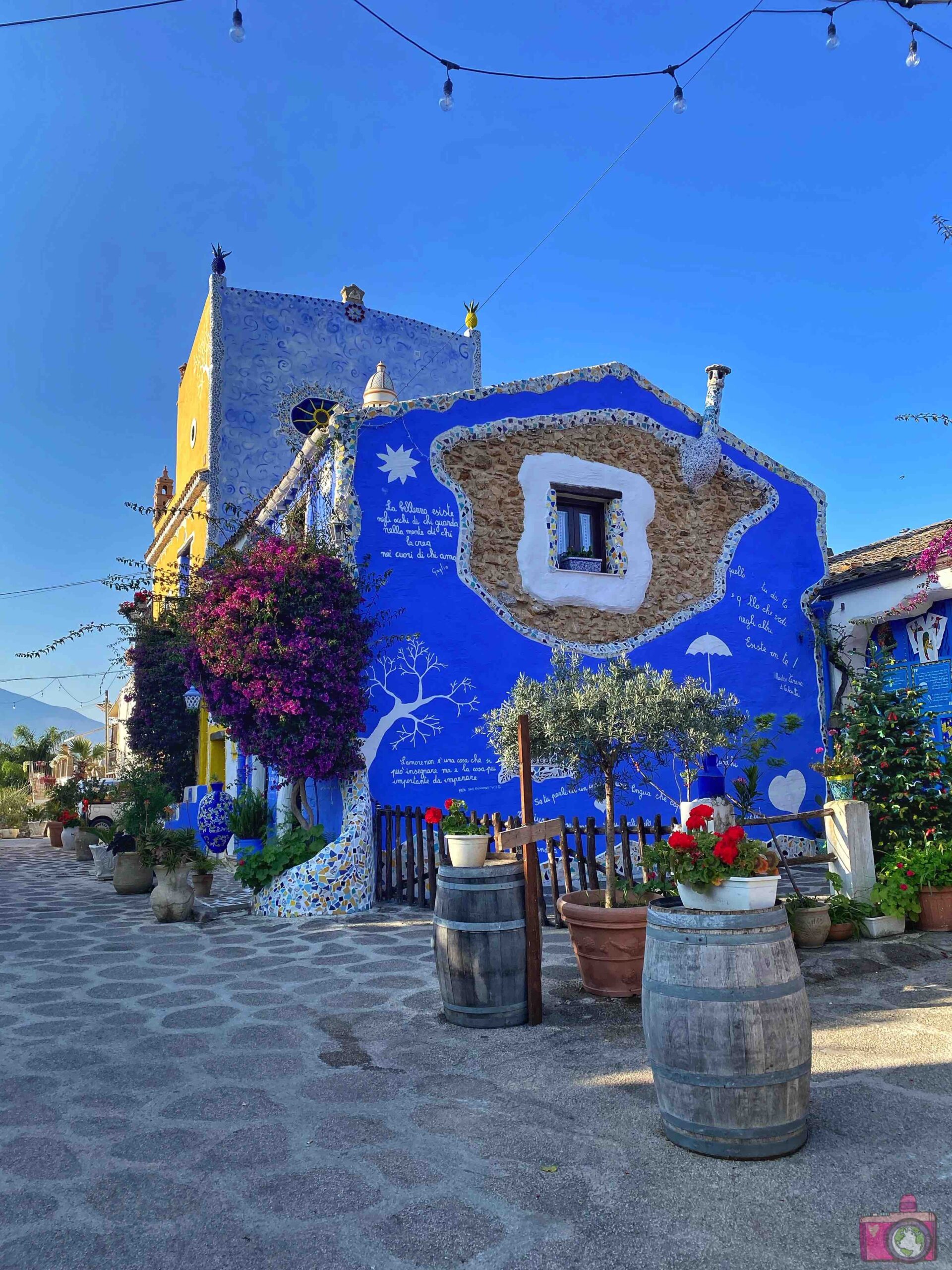 Borgo Parrini cosa vedere case colorate