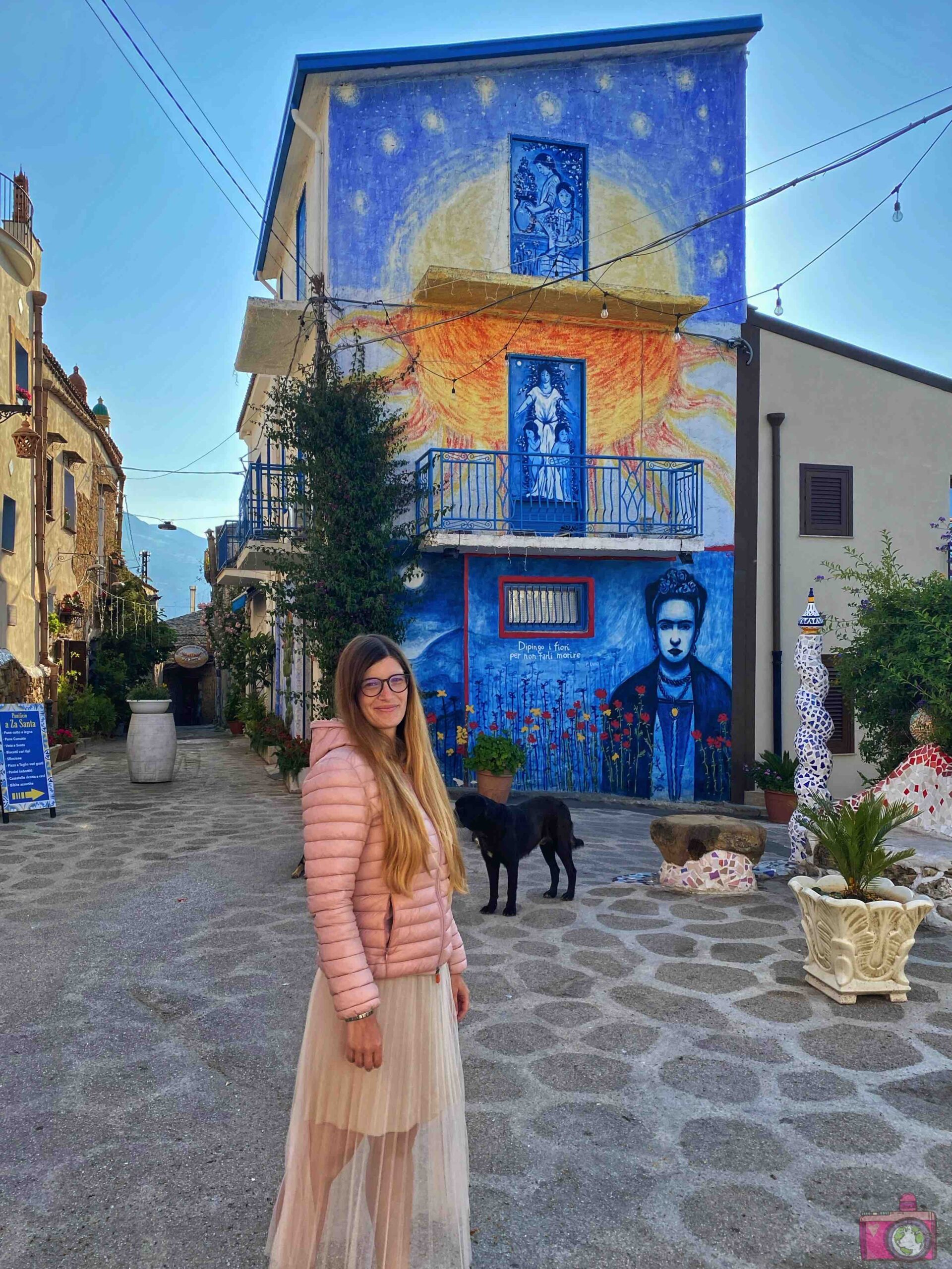 Borgo dipinto vicino a Palermo